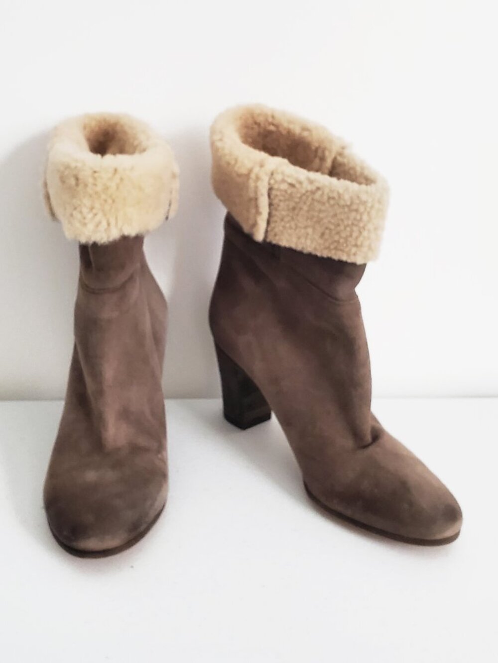 Martin Margiela Ivory Shearling Taupe Suede Fold Down Booties Size 39 NEW